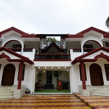 OYO 9741 Triple Beach Guest House Benaulim Exterior foto