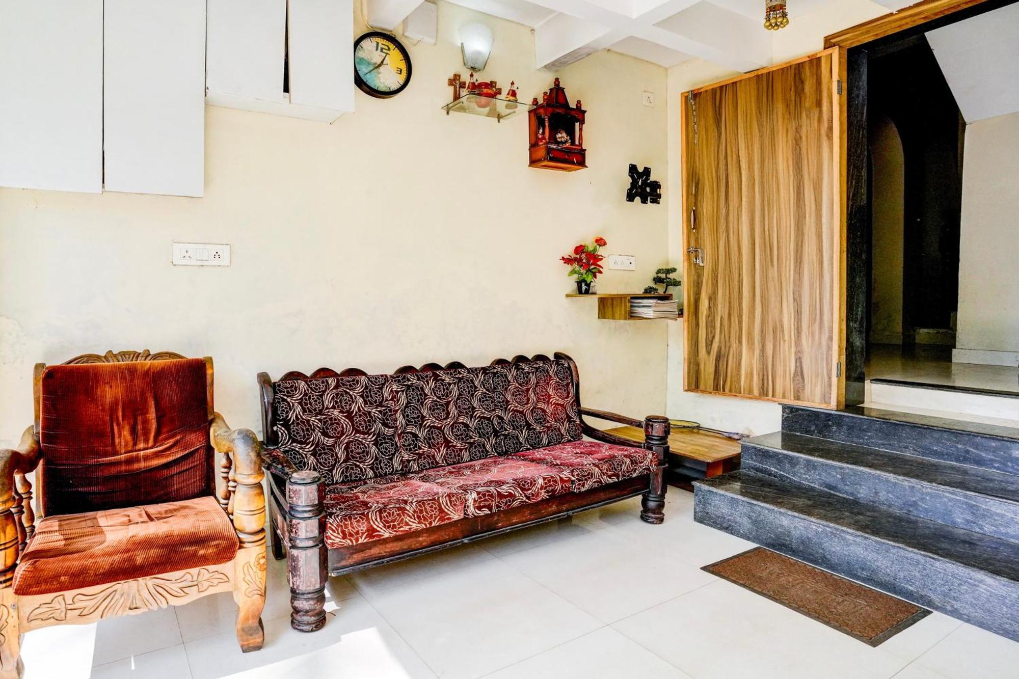 OYO 9741 Triple Beach Guest House Benaulim Exterior foto