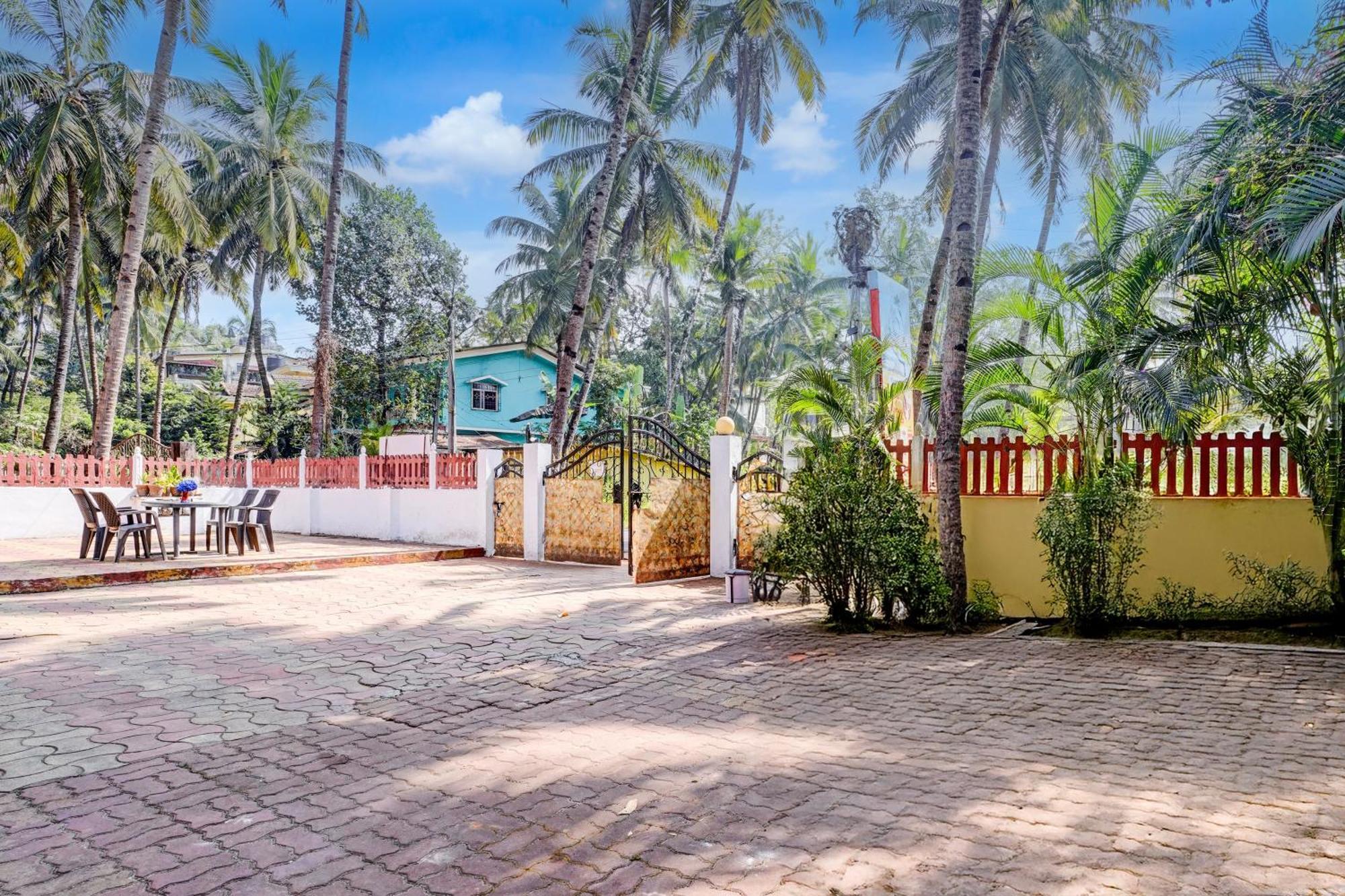 OYO 9741 Triple Beach Guest House Benaulim Exterior foto