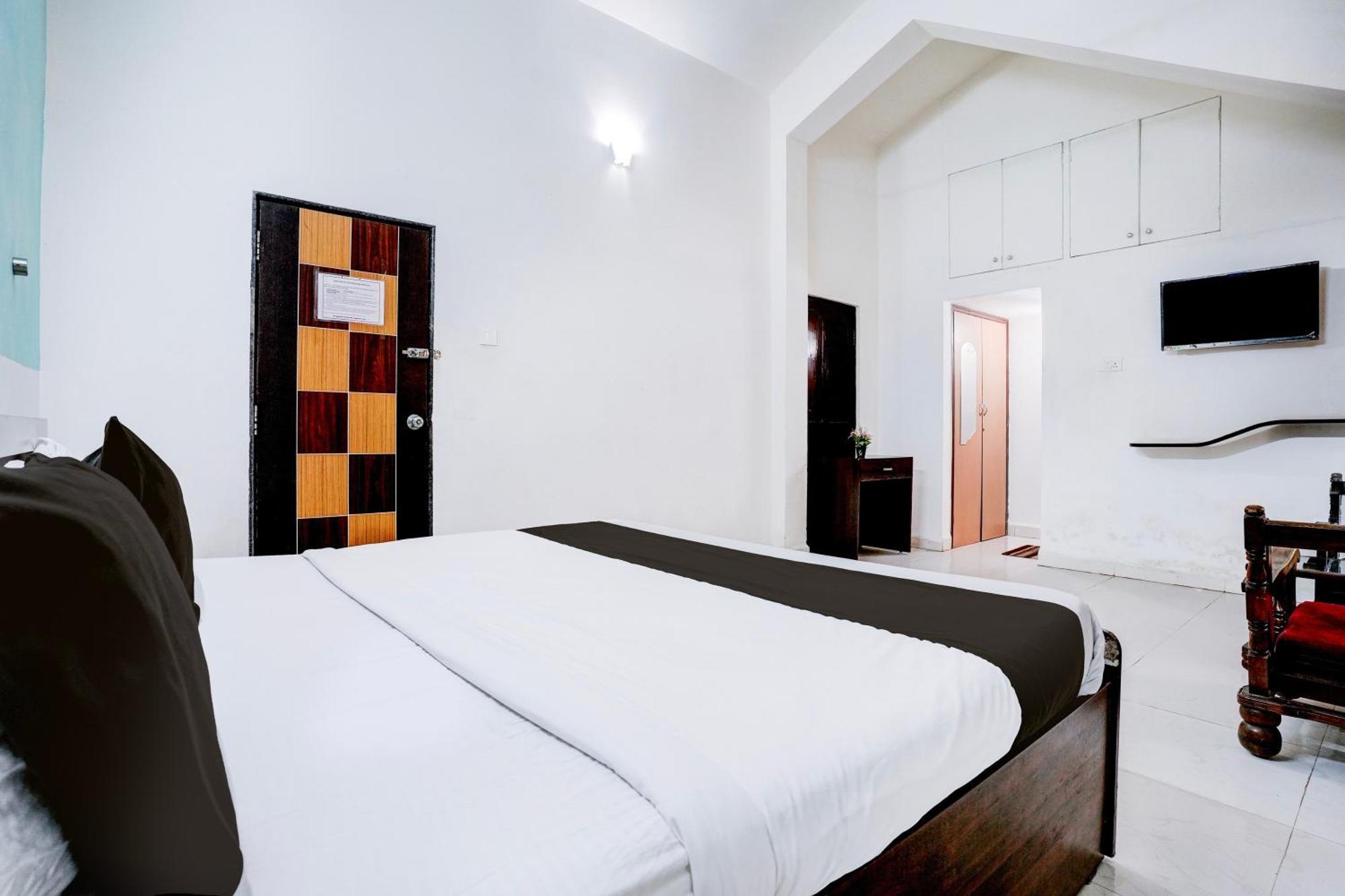 OYO 9741 Triple Beach Guest House Benaulim Exterior foto