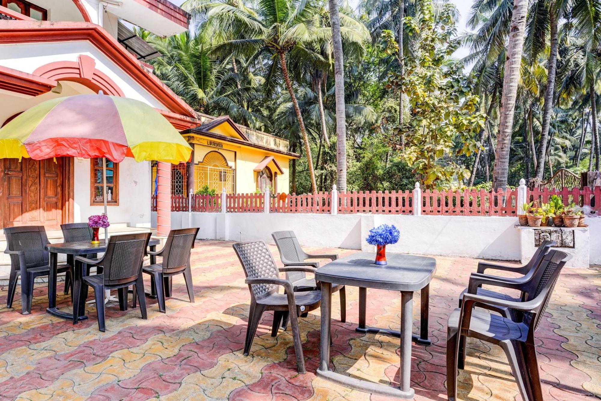 OYO 9741 Triple Beach Guest House Benaulim Exterior foto